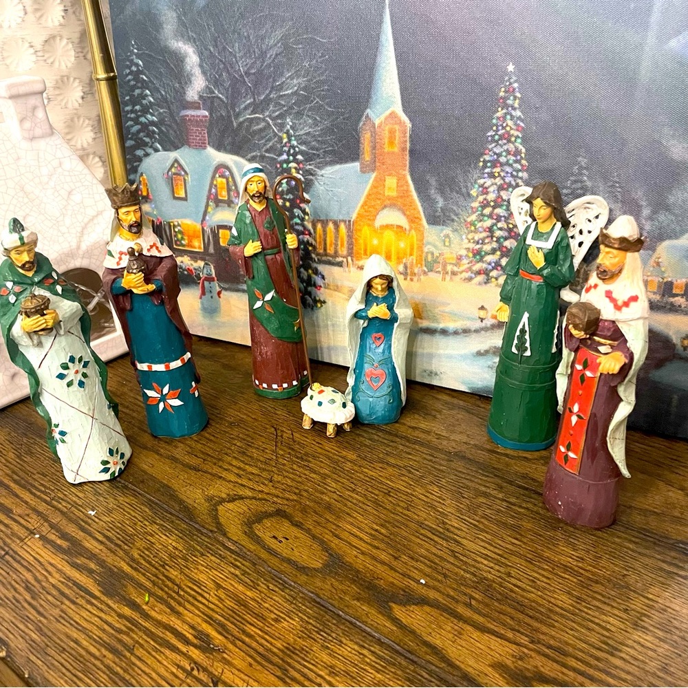 Kirkland Home Carved Resin 7Ps NATIVITY Set 
Hand Painted